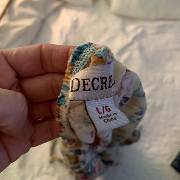 Guess Denim mini skirt & summer blouse - Picture 2 of 7